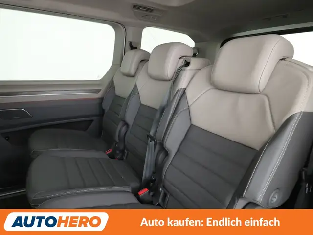 Volkswagen Multivan view 14