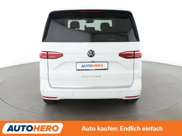 Volkswagen Multivan view 5