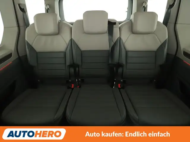 Volkswagen Multivan view 15
