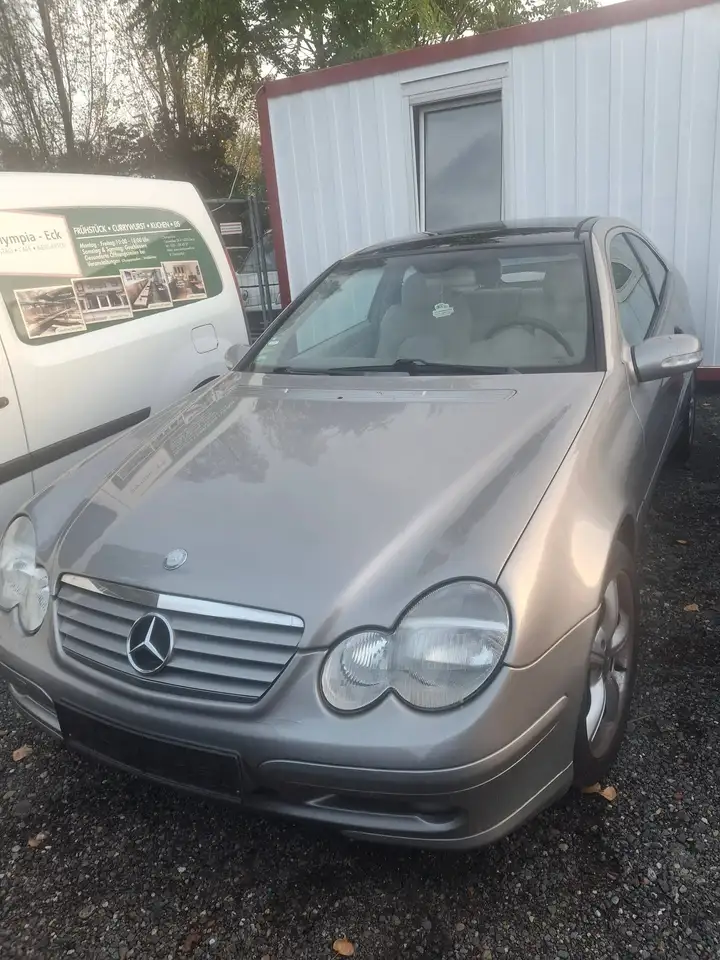Mercedes-Benz C 180 C 180 Kompressor / Coupe Automatik — photo 1 of 5
