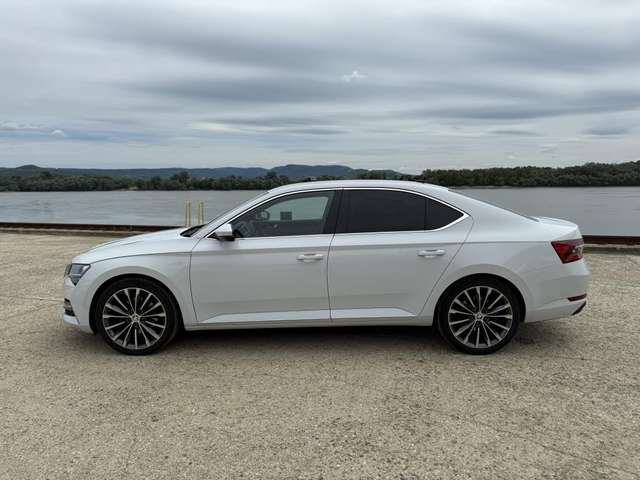 Imagine Skoda Superb Superb 2.0 TSI DSG L&K |LED|CANTON|