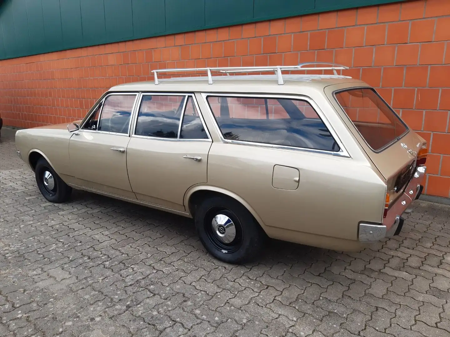 Opel Rekord C Caravan Gold - 2