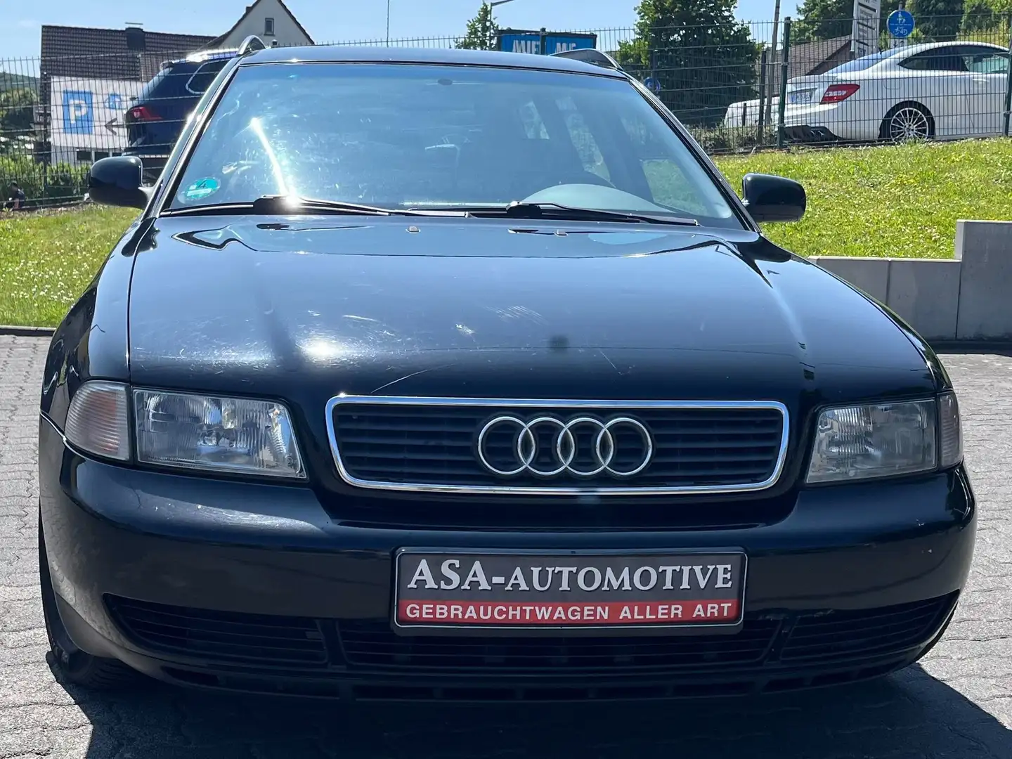 Audi A4 Avant 2.4 AUTOMATIK LEDER Noir - 2