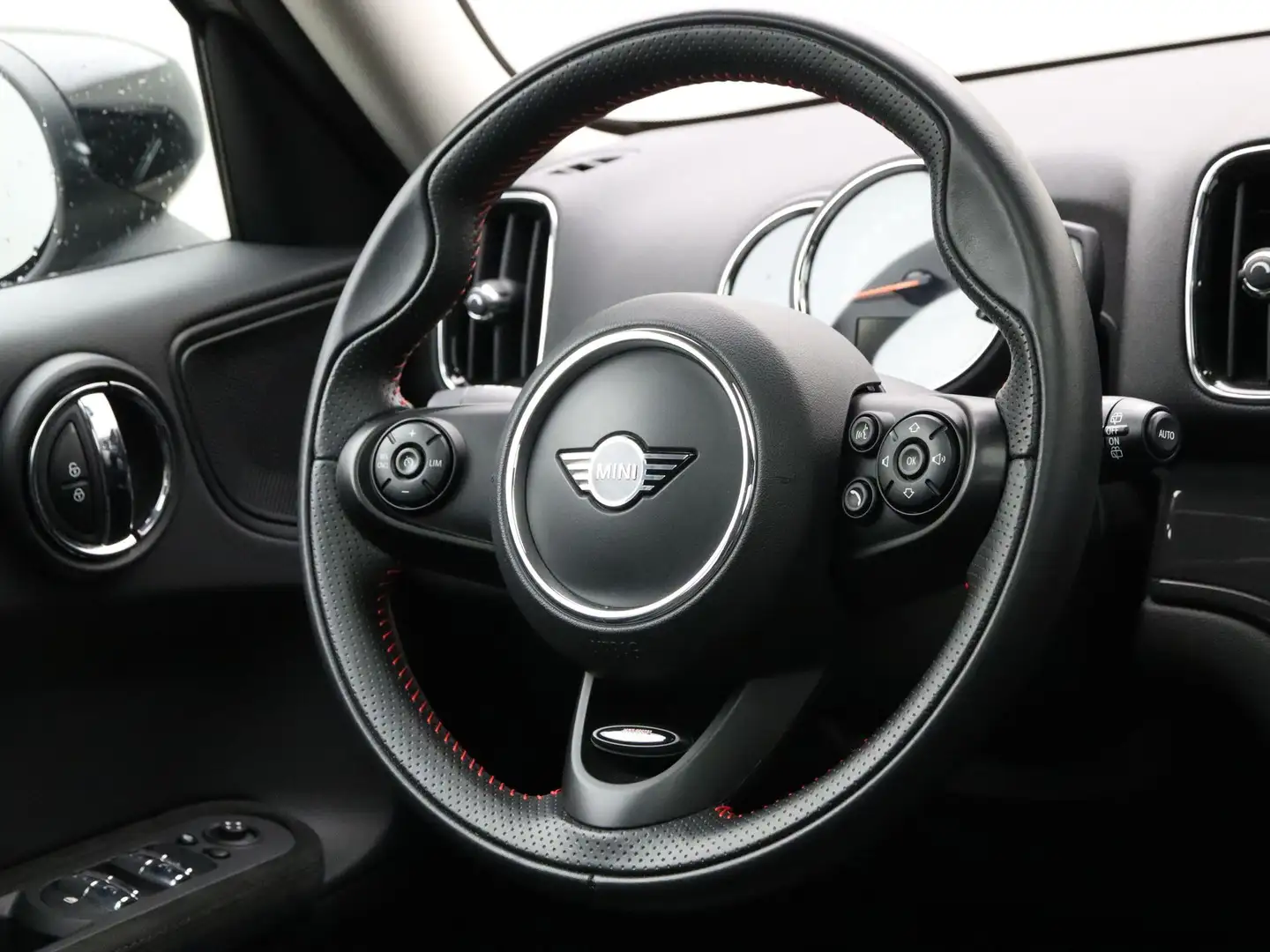 MINI Cooper Countryman Business Edition Aut. Grau - 2