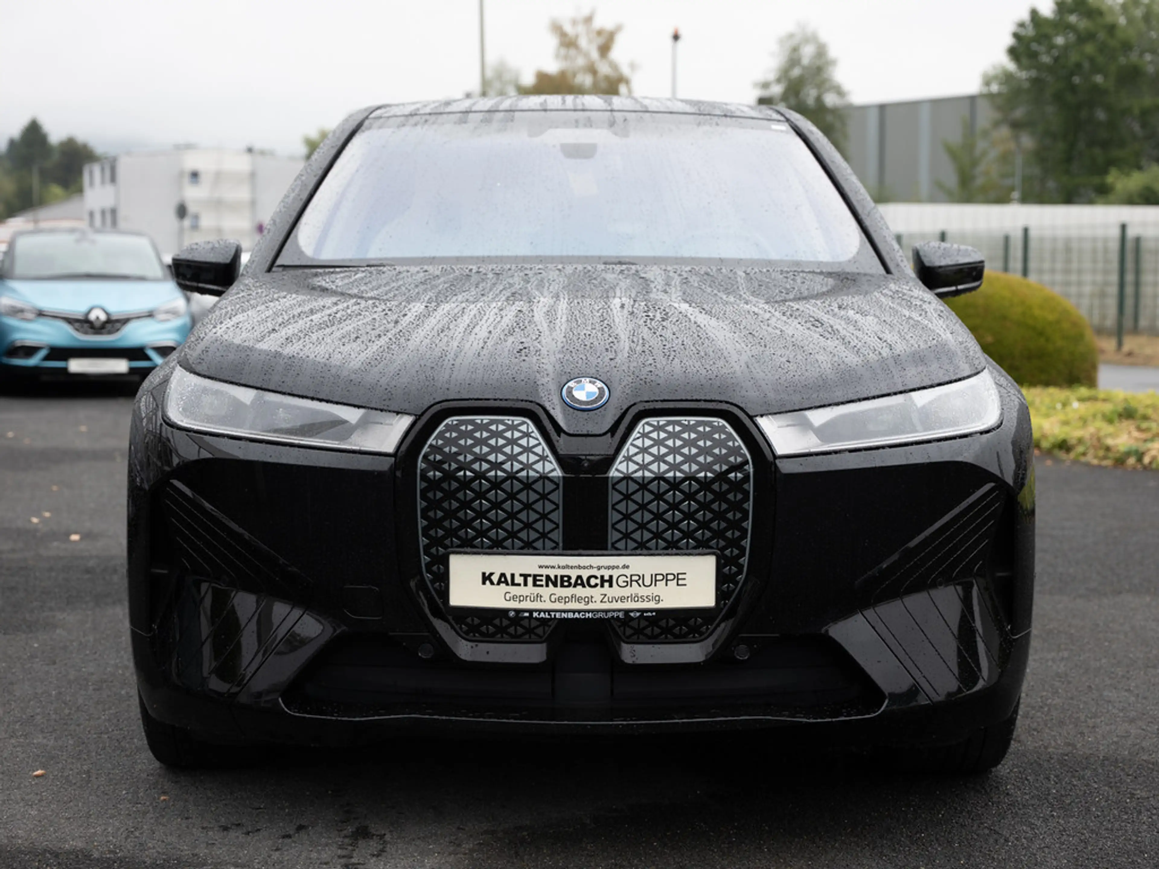 BMW iX xDrive40 Sport AHK HUD 360° LED ACC NAVI — photo 3