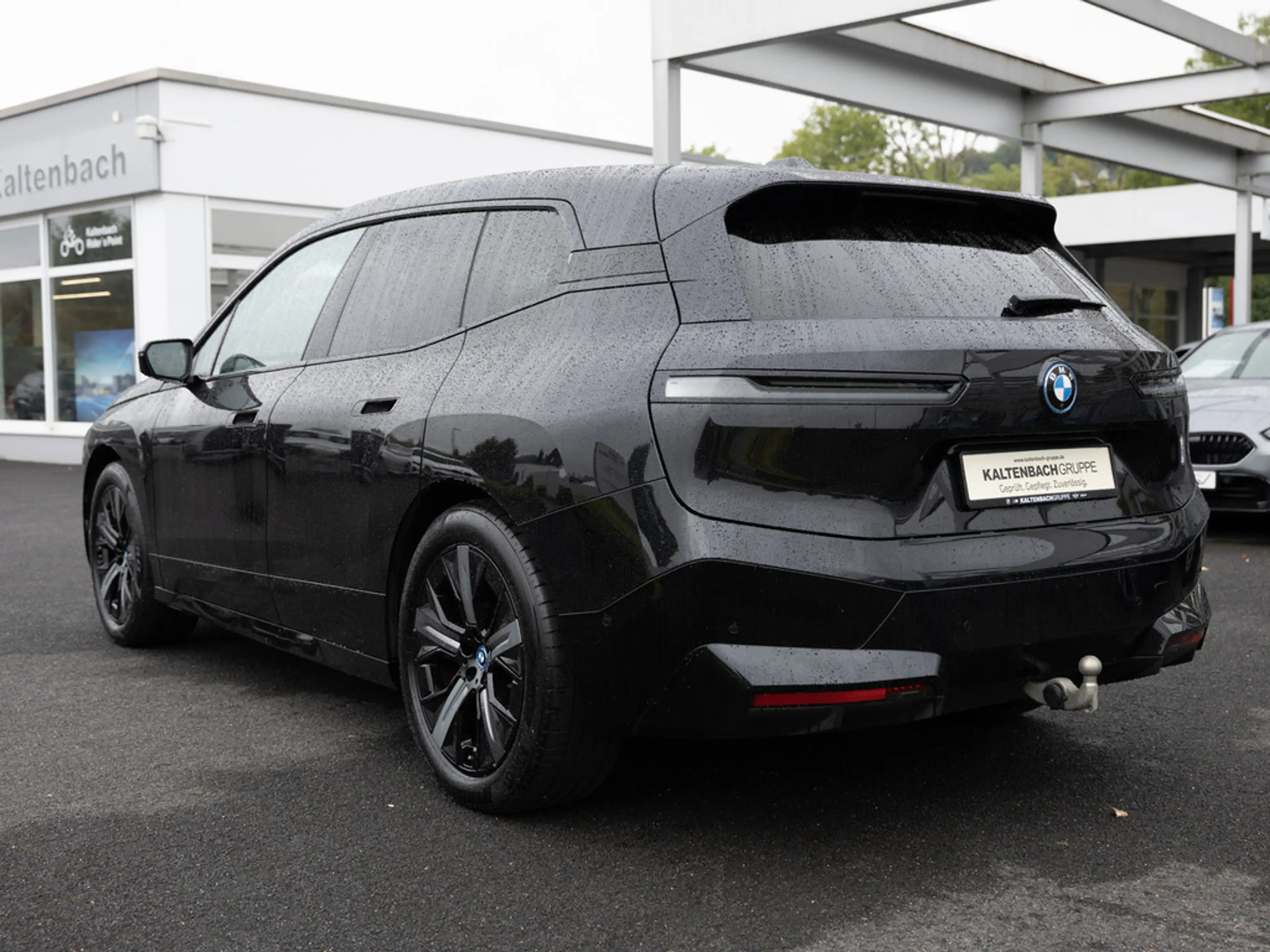 BMW iX xDrive40 Sport AHK HUD 360° LED ACC NAVI — photo 7