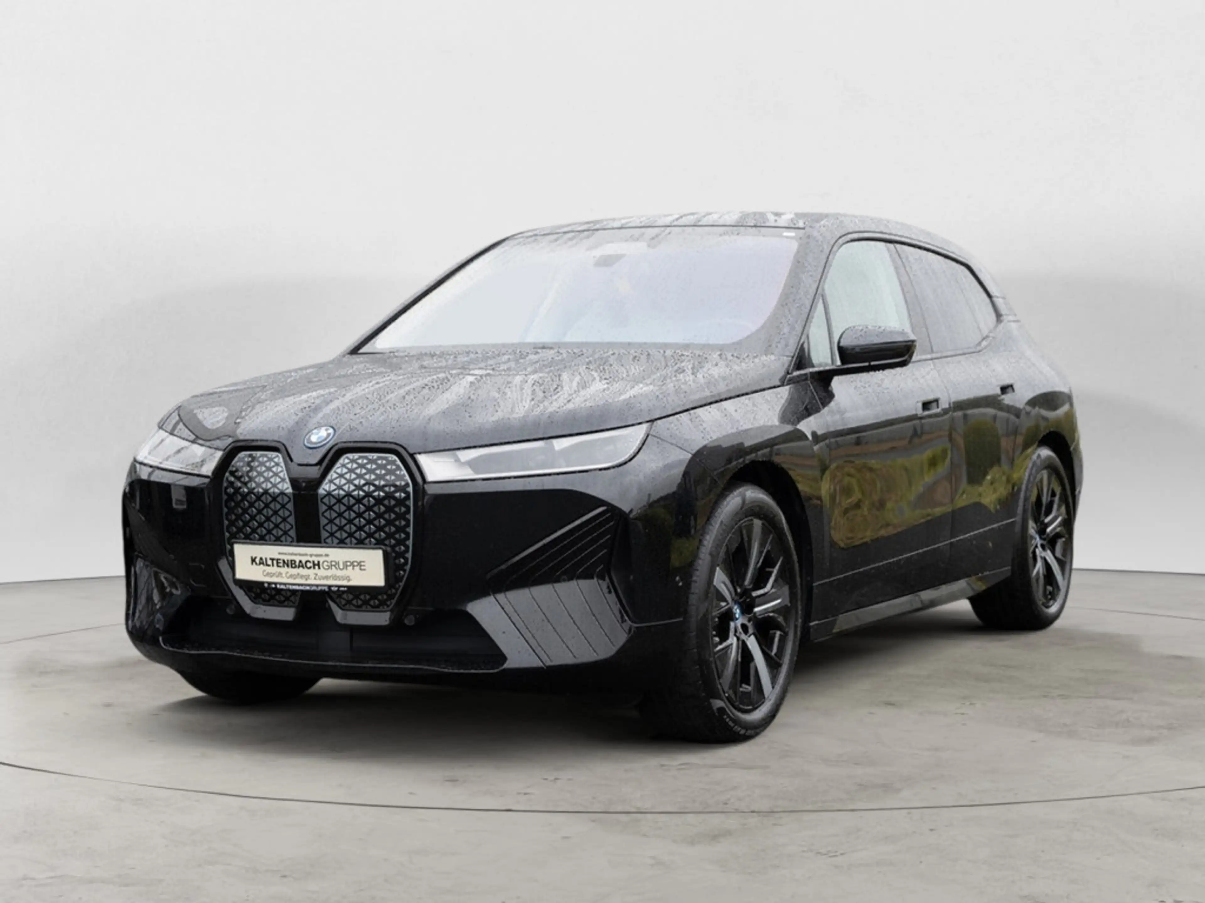BMW iX xDrive40 Sport AHK HUD 360° LED ACC NAVI — photo 2