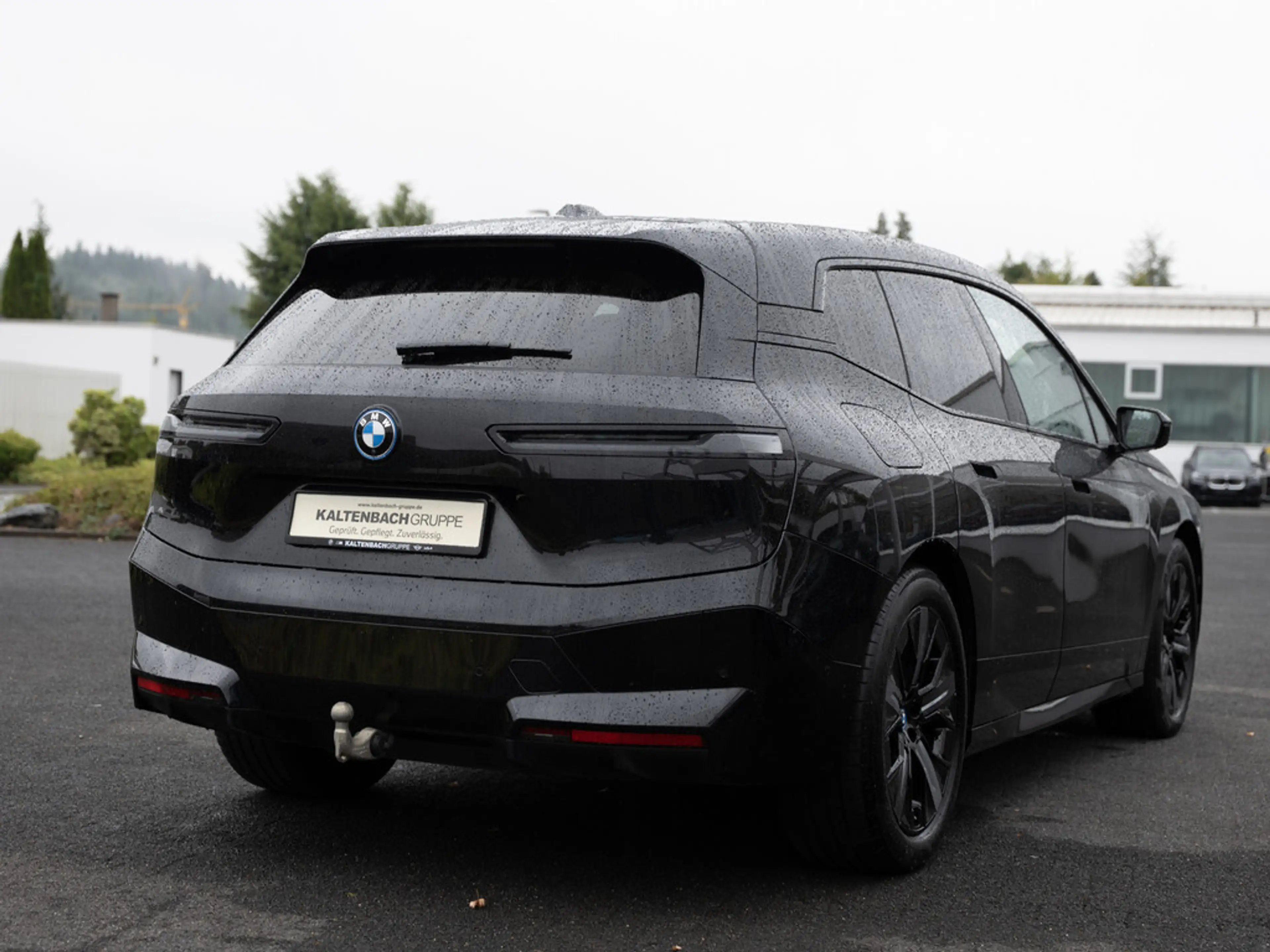 BMW iX xDrive40 Sport AHK HUD 360° LED ACC NAVI — photo 5