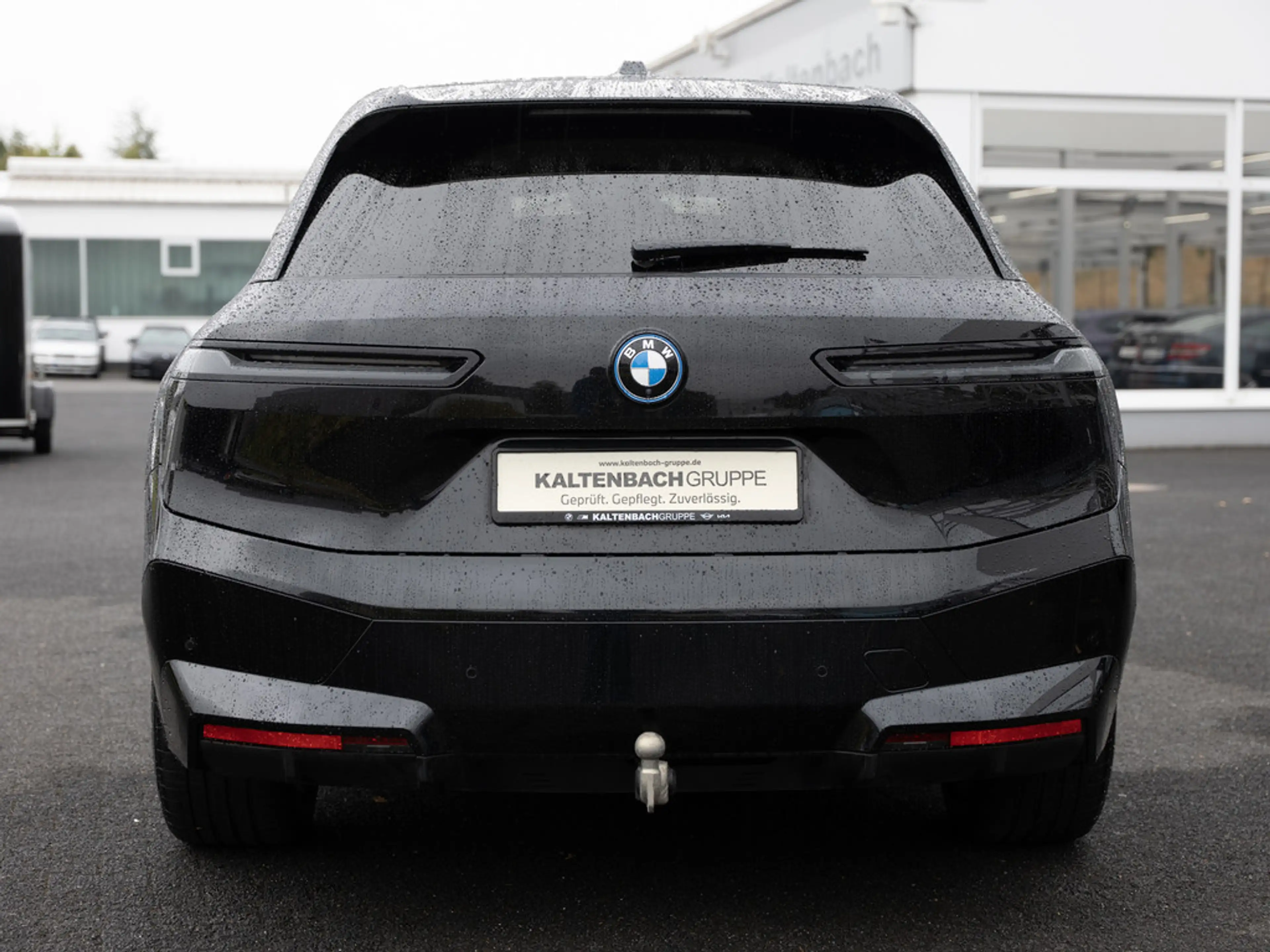 BMW iX xDrive40 Sport AHK HUD 360° LED ACC NAVI — photo 6