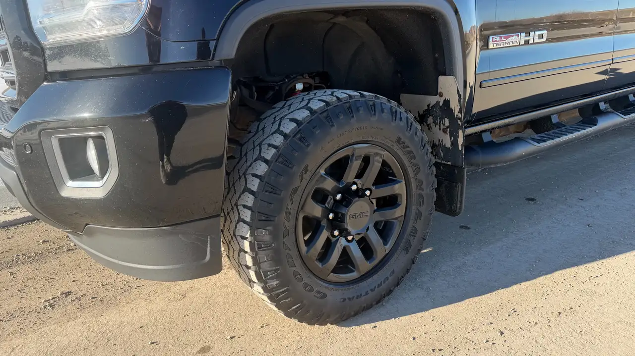 GMC Sierra 2500HD снимка GMC Sierra 2500HD