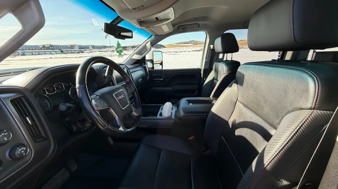 GMC Sierra 2500HD снимка GMC Sierra 2500HD