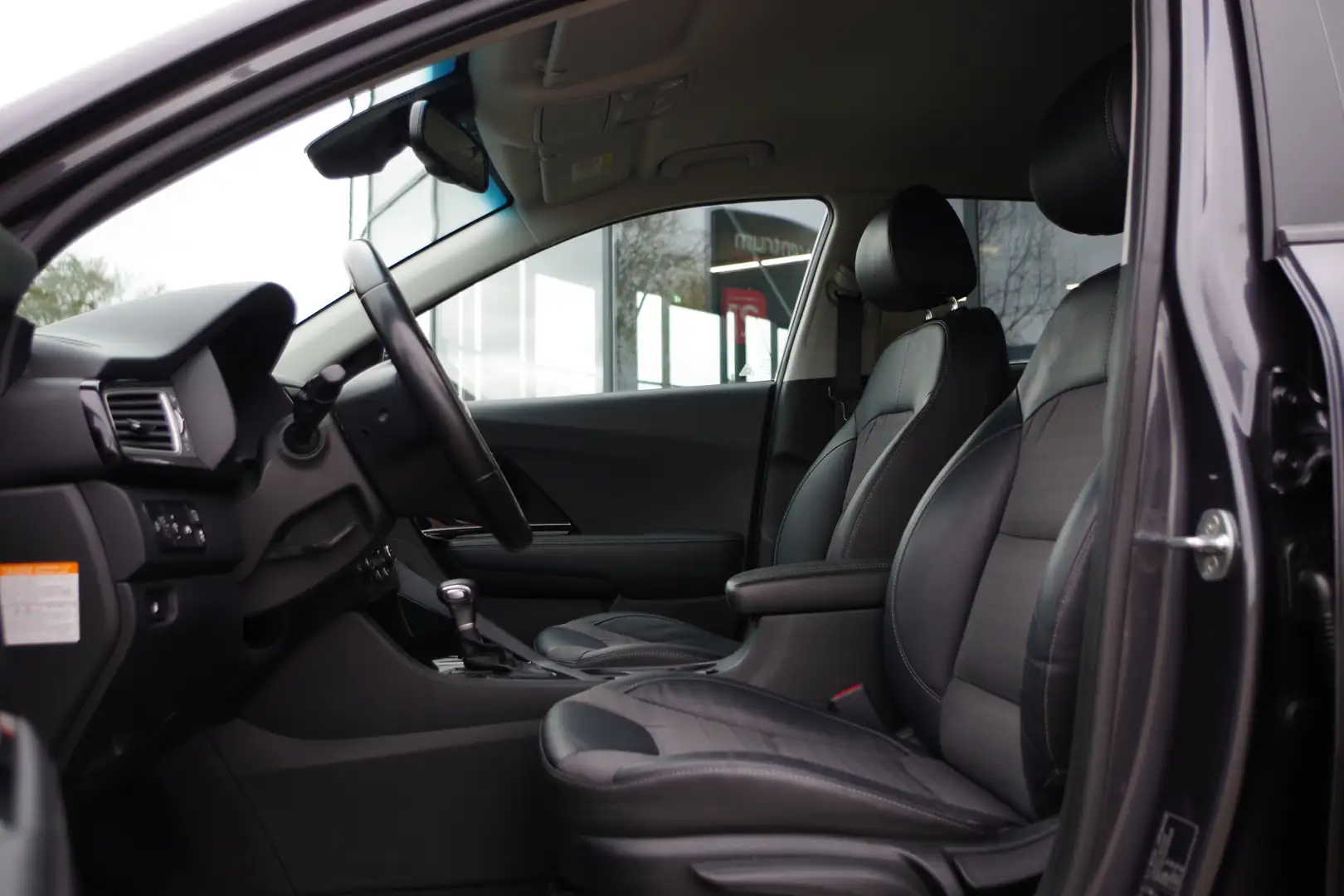 Kia Niro 1.6 GDi Hybrid SportsLine, Adap. Cruie Control, Cl Gris - 2