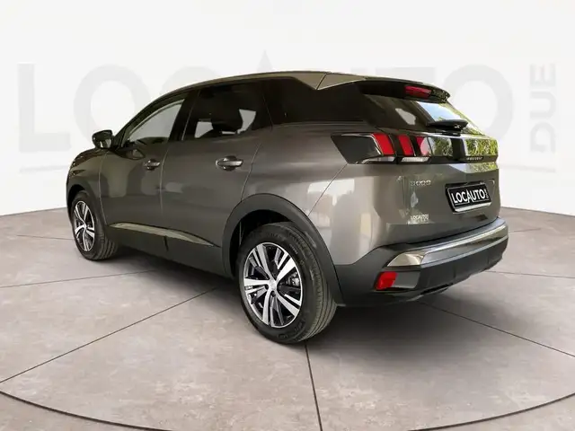 Peugeot 3008 view 5