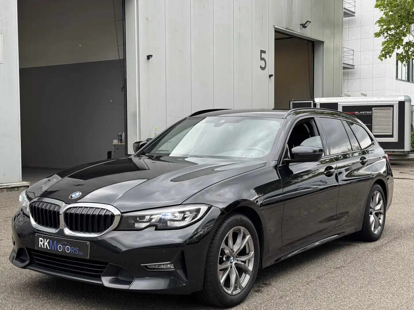 BMW 318 318i Touring Aut. Luxury Line Negro - 1