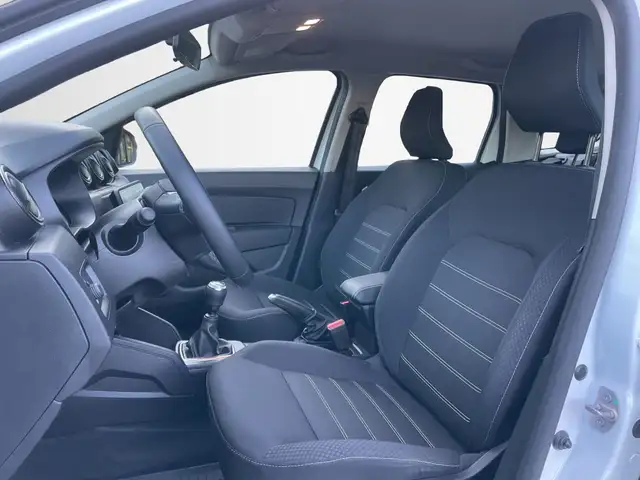 Dacia Duster view 9