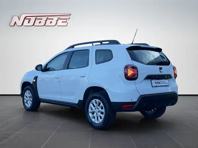 Dacia Duster view 3