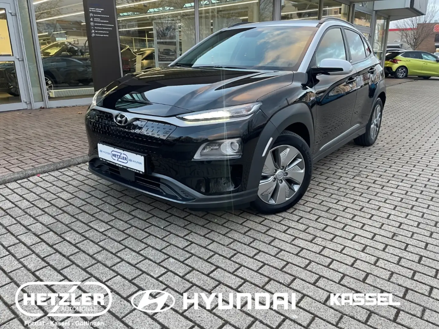Hyundai KONA Style 2WD HUD Navi Soundsystem LED ACC Apple CarPl Schwarz - 1