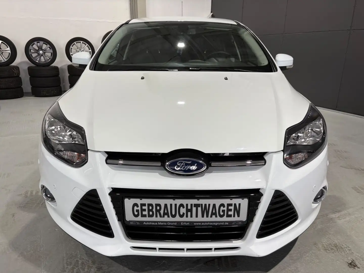 Ford Focus Lim. Titanium SR&WR Weiß - 2