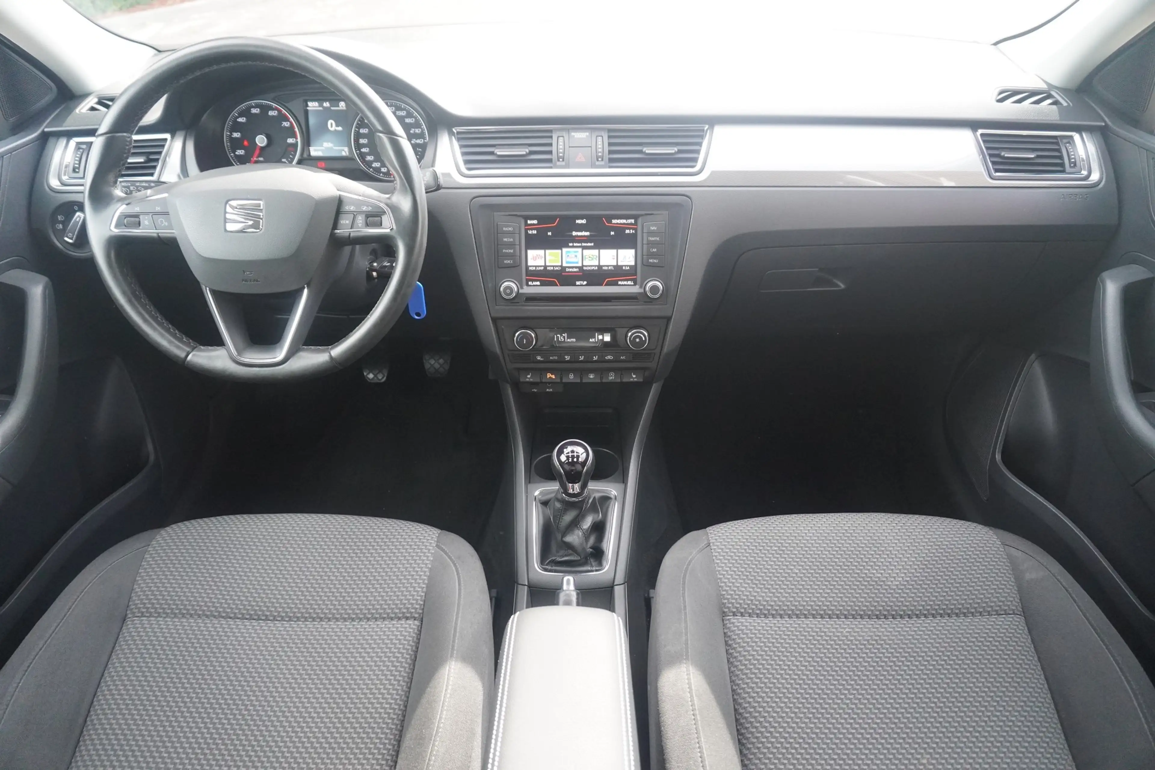 SEAT Toledo 1.0 TSI Xcellence Navi AHK PDC Kamera DAB — photo 9