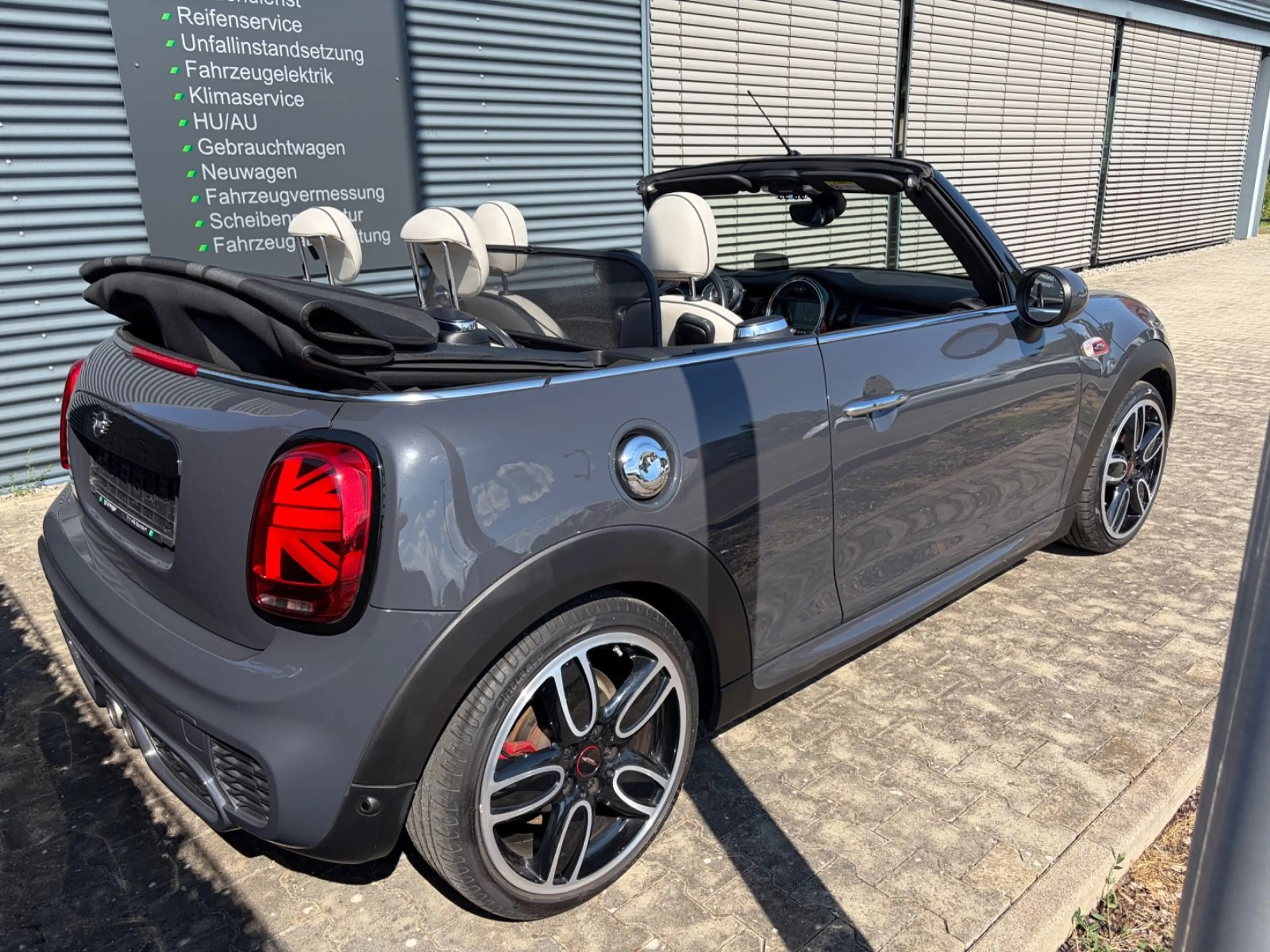 MINI Cooper S Cabrio JCW-Paket, DKG, RFK — photo 2