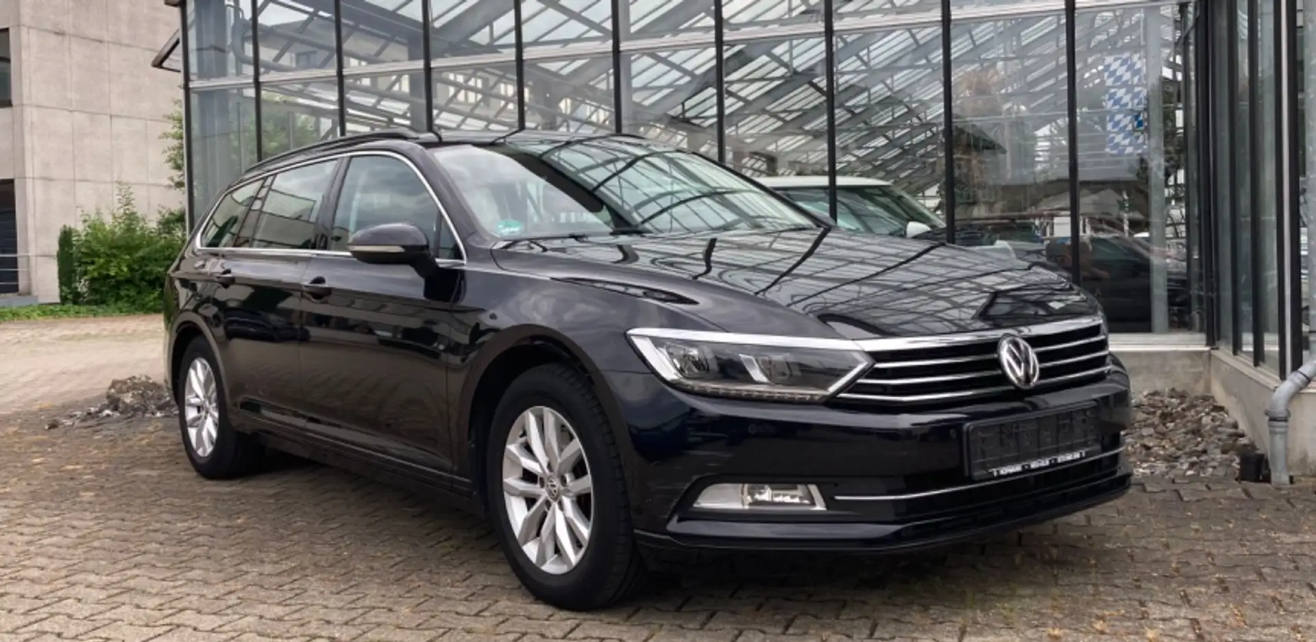 Volkswagen Passat Variant 2.0 TDI Navi Business AHK Alu DSG Noir - 1