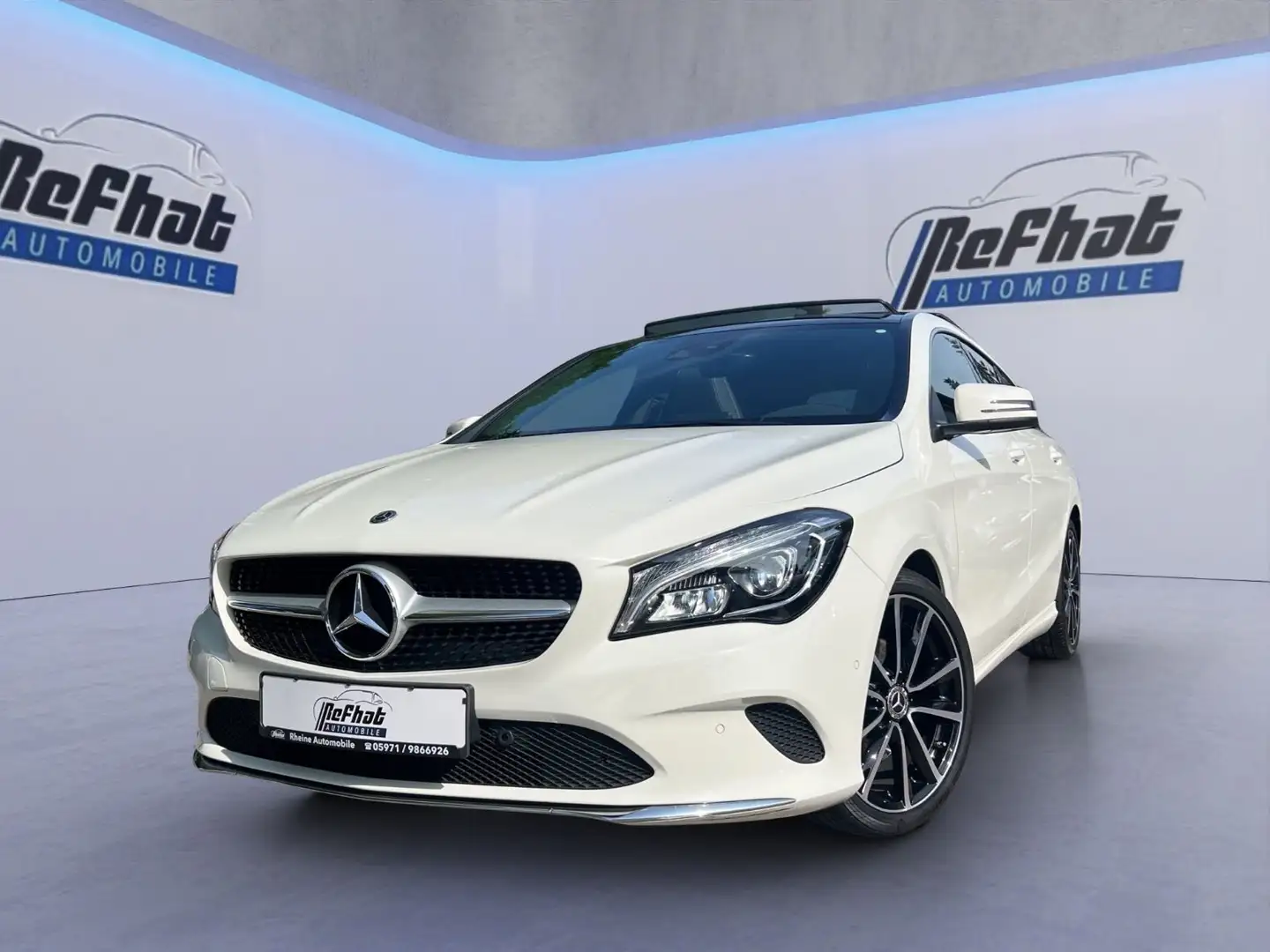 Mercedes-Benz CLA 180 Scheckheft/Pano Weiß - 1