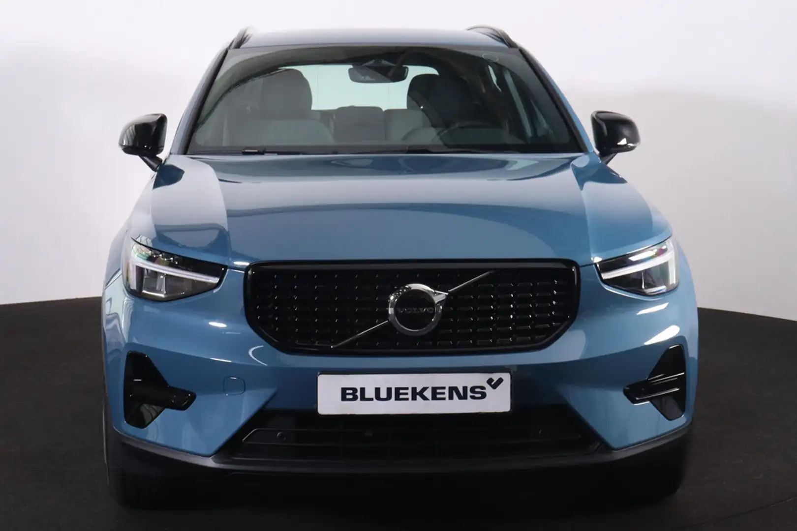 Volvo XC40 B4 Plus Dark - IntelliSafe Assist & Surround - Har Blau - 2