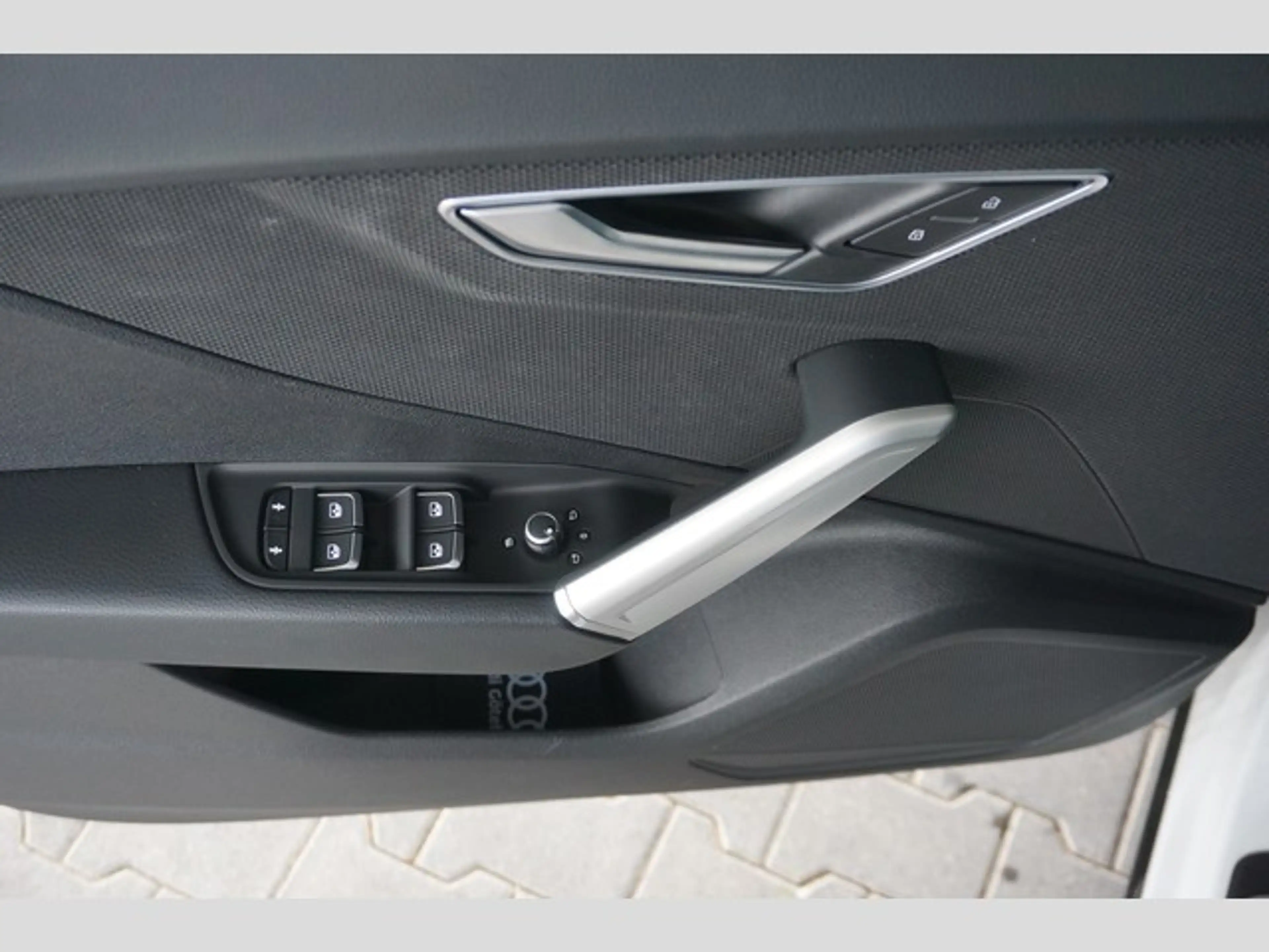 Audi Q2 35 TFSI S tronic incl.Spurhalteassistent LED Sm... — photo 19