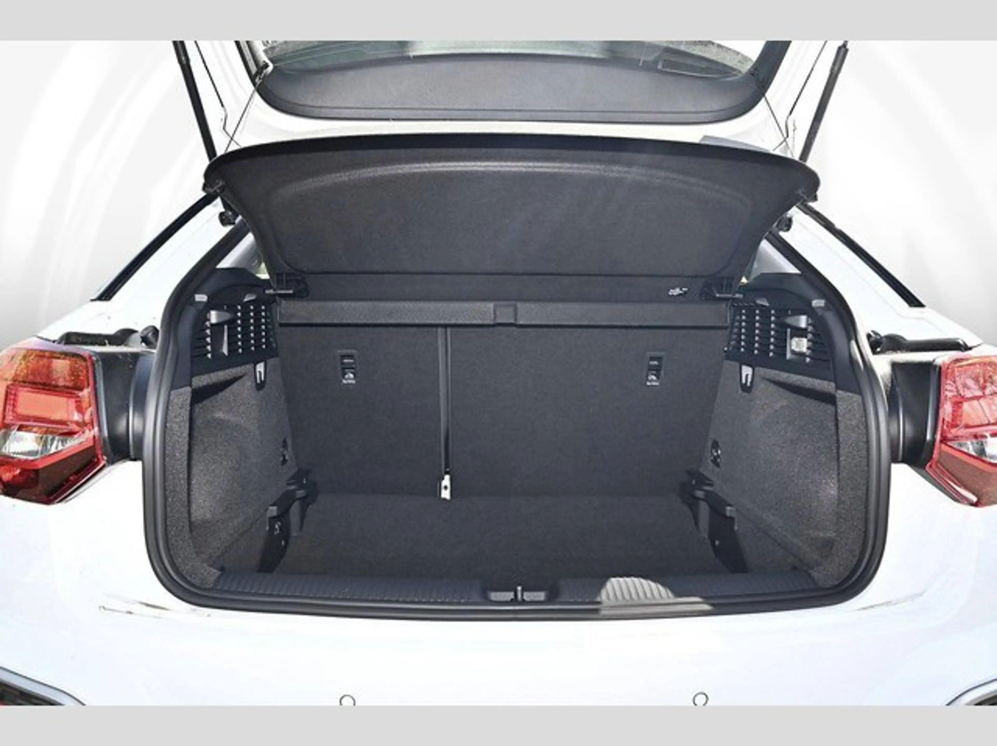 Audi Q2 35 TFSI S tronic incl.Spurhalteassistent LED Sm... — photo 9