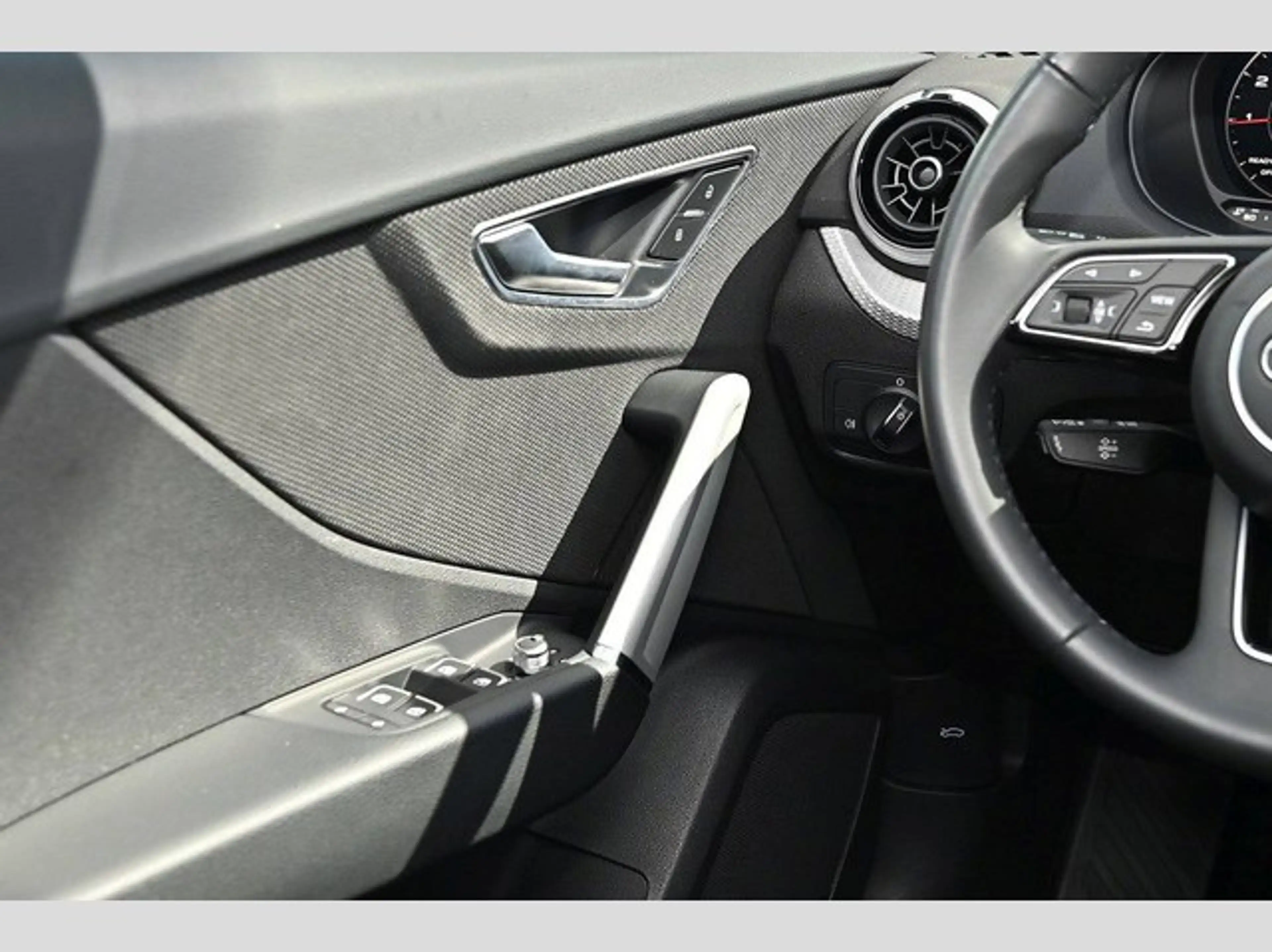 Audi Q2 35 TFSI S tronic incl.Spurhalteassistent LED Sm... — photo 16