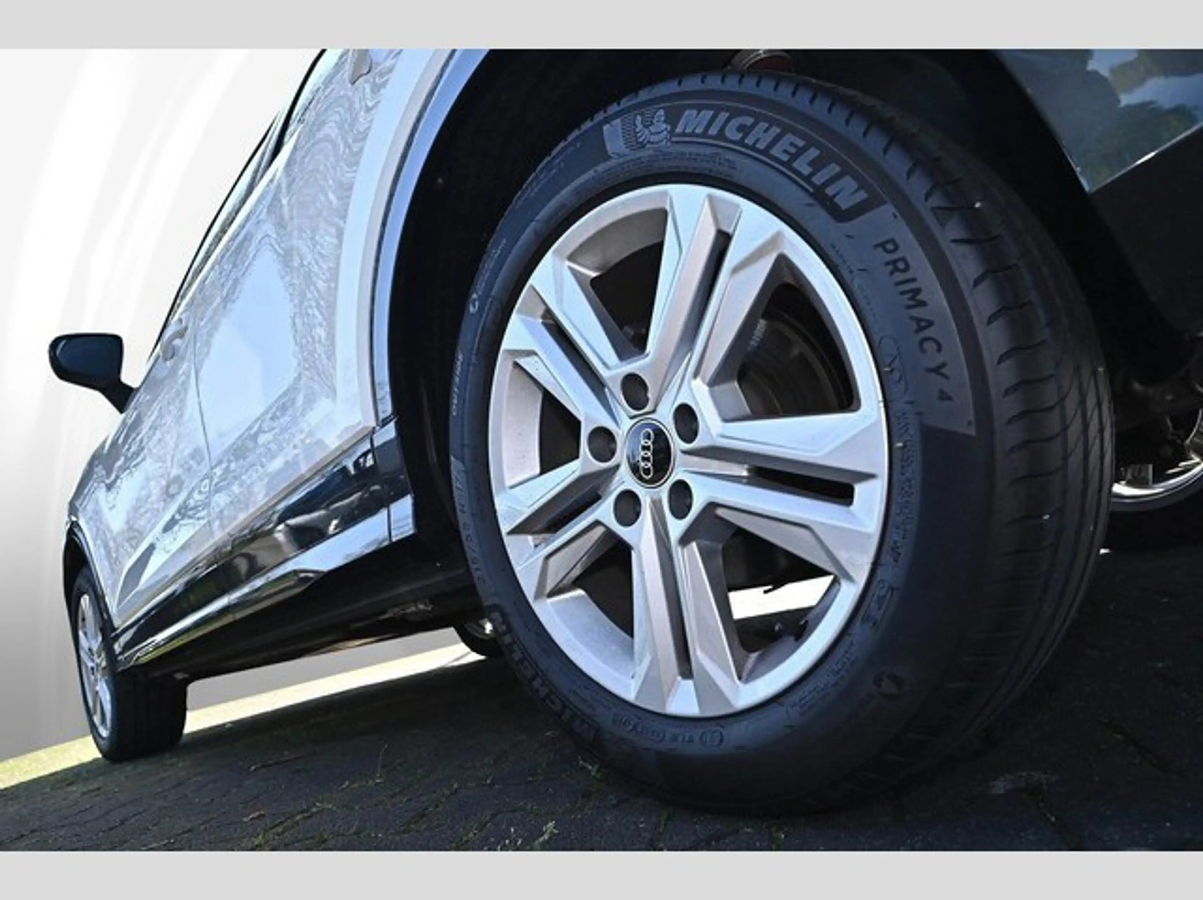 Audi Q2 35 TFSI S tronic incl.Spurhalteassistent LED Sm... — photo 5