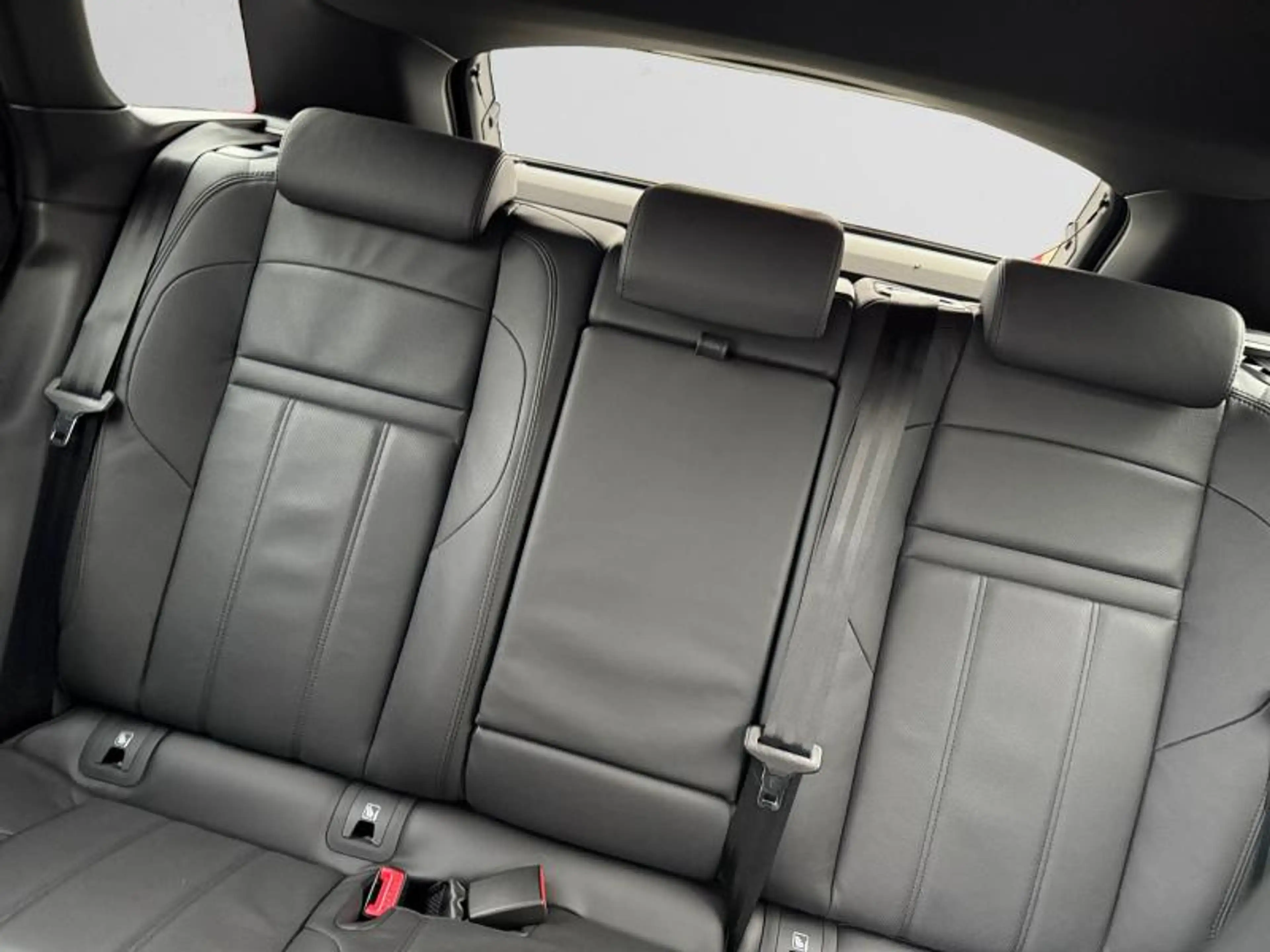 Land Rover Range Rover Evoque [PHEV] S — photo 13