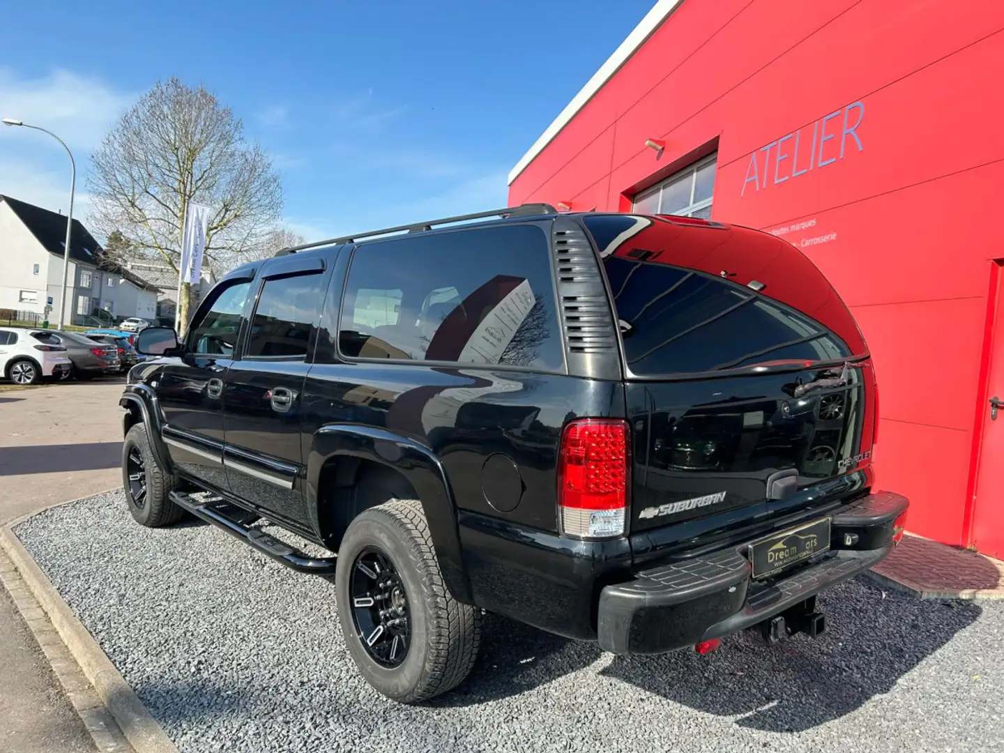 GMC Suburban V8 AUTOMATIQUE Schwarz - 2