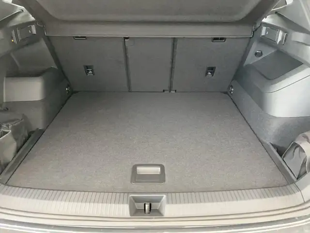 Volkswagen Tiguan Sport TDI 4MOTION DSG Ansicht 13
