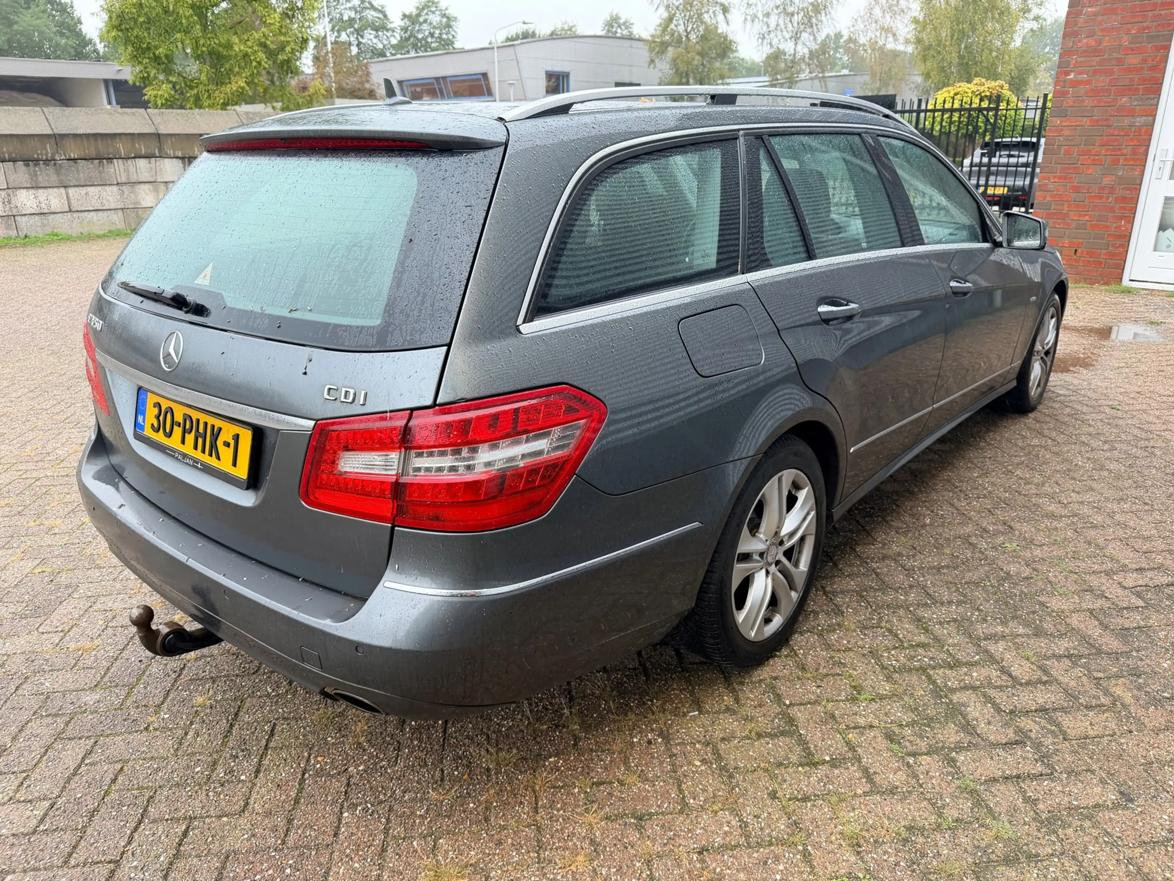 Mercedes-Benz E 350 Estate CDI Avantgarde — photo 15