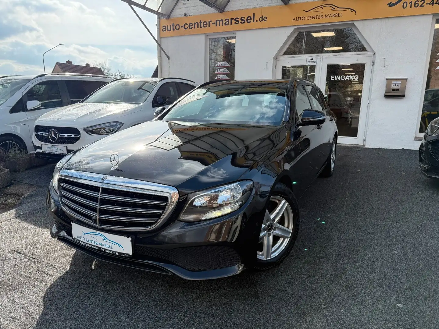 Mercedes-Benz E 220 d 360° KAMERA/LUFTFEDERUNG/SHZ/NAVI Zwart - 1
