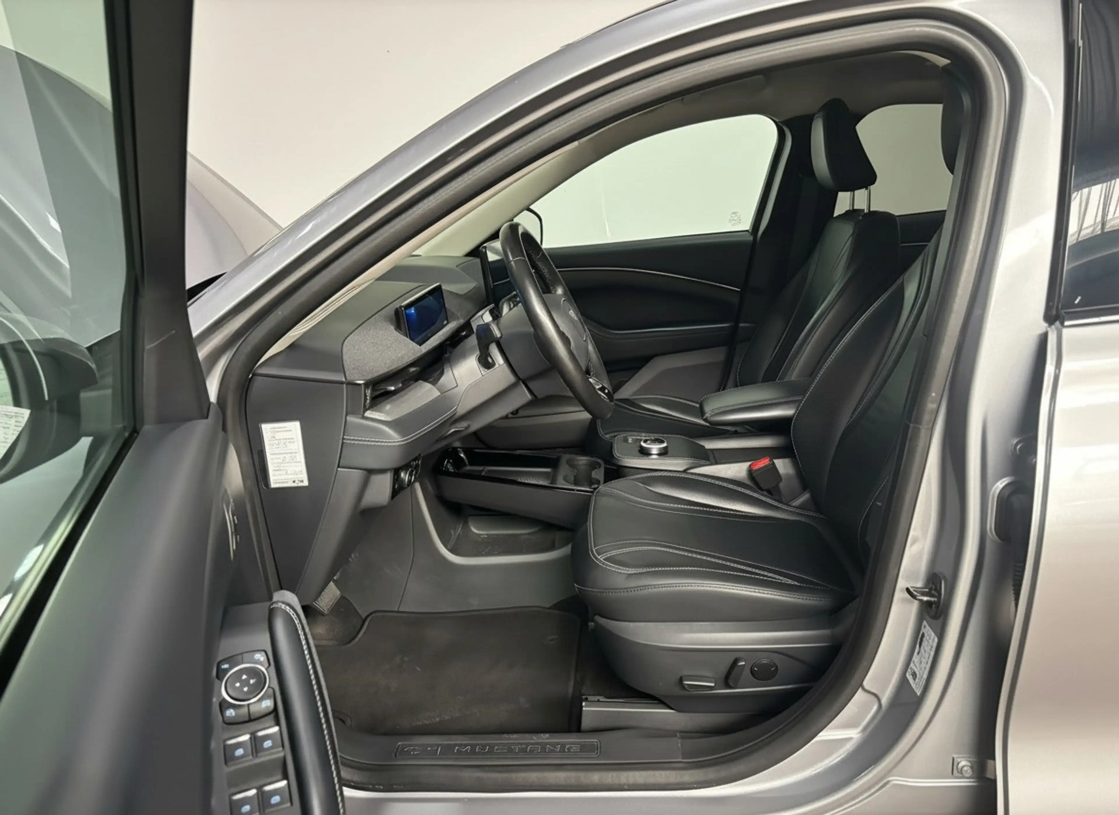 Ford Mustang Mach-E RWD 75 kWh - Pano - 360 - ACC — photo 15
