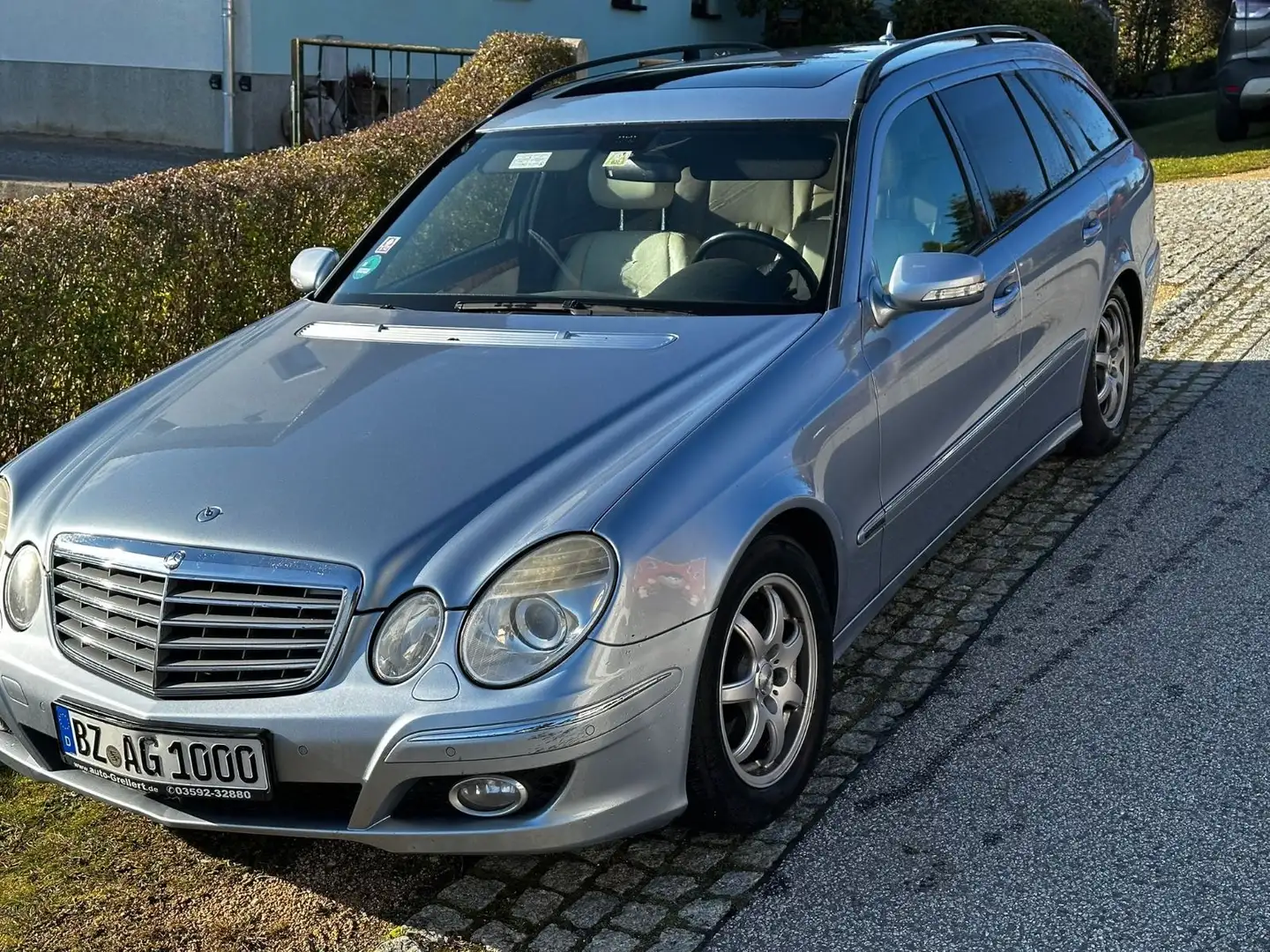 Mercedes-Benz E 280 Elegance Blau - 1