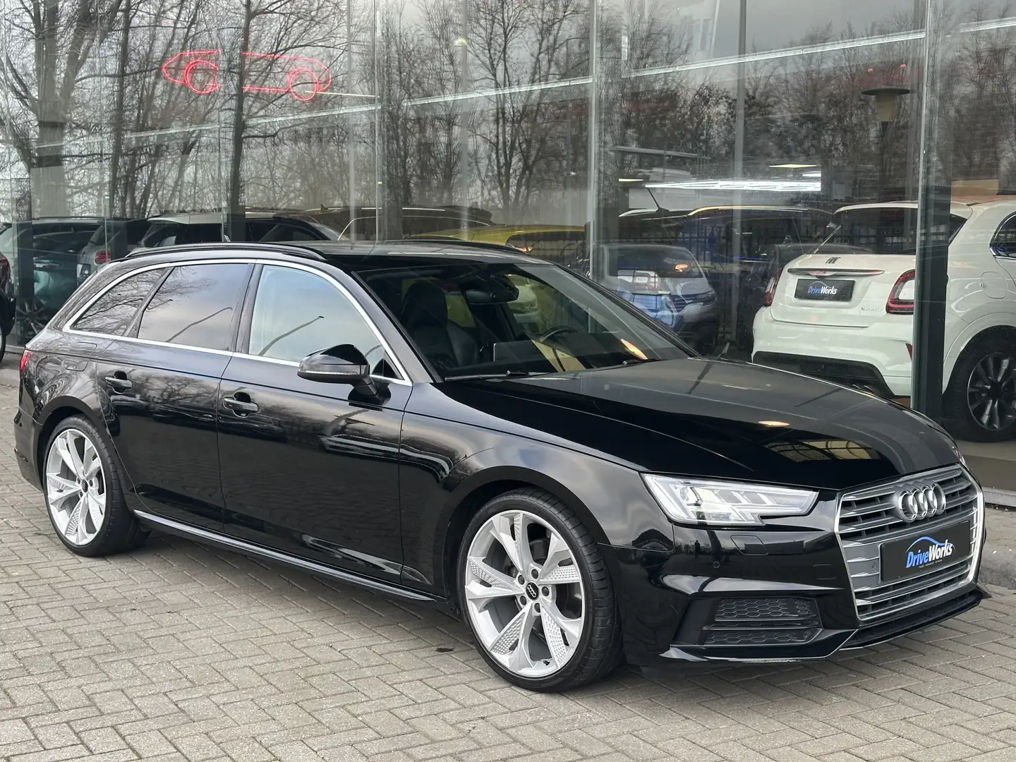 Audi A4 Avant 2.0 TFSI | S-line | Matrix | 19"| Virtual | Schwarz - 2