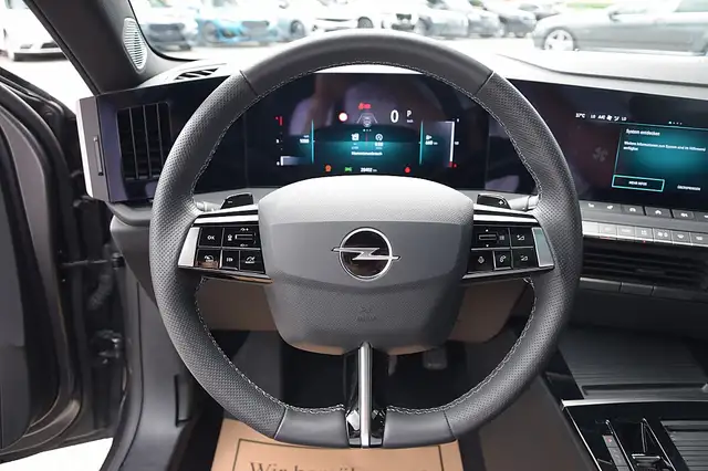 Opel Astra view 7
