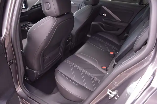 Opel Astra view 14