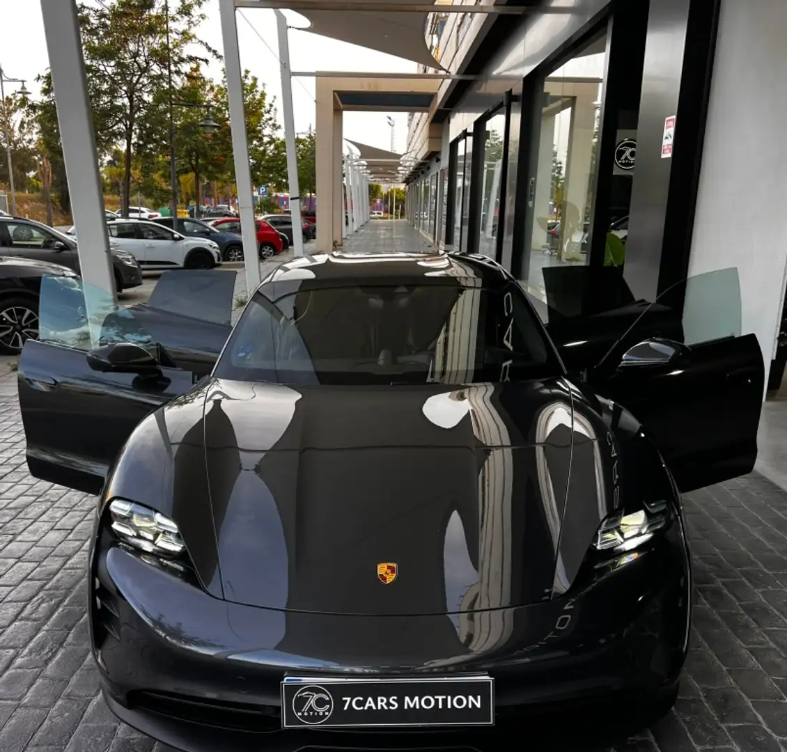 Porsche Taycan GTS Sport Turismo Gris - 2