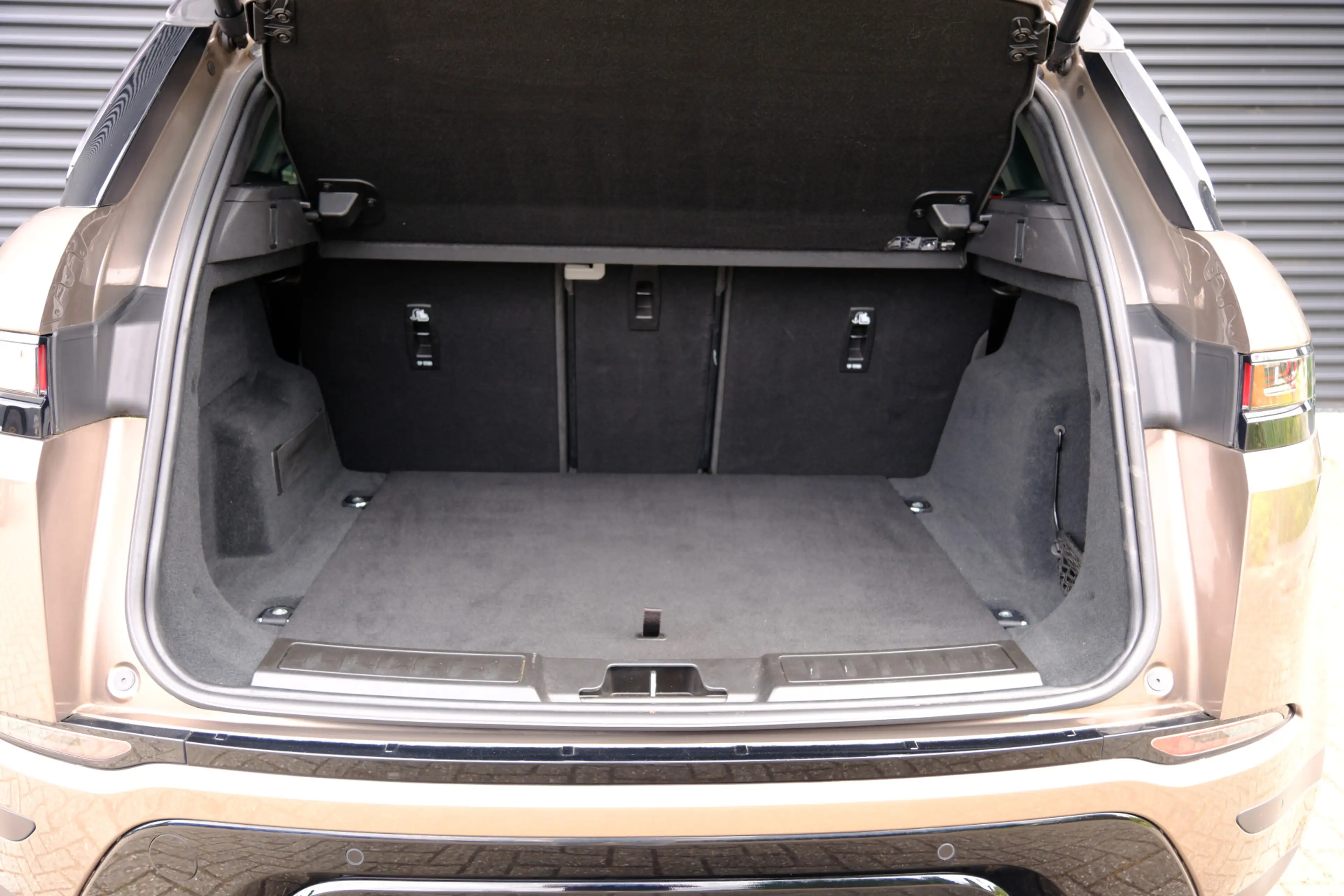 Land Rover Range Rover Evoque P300e AWD SE | Schuifkanteldak | Meridan Surround — photo 6