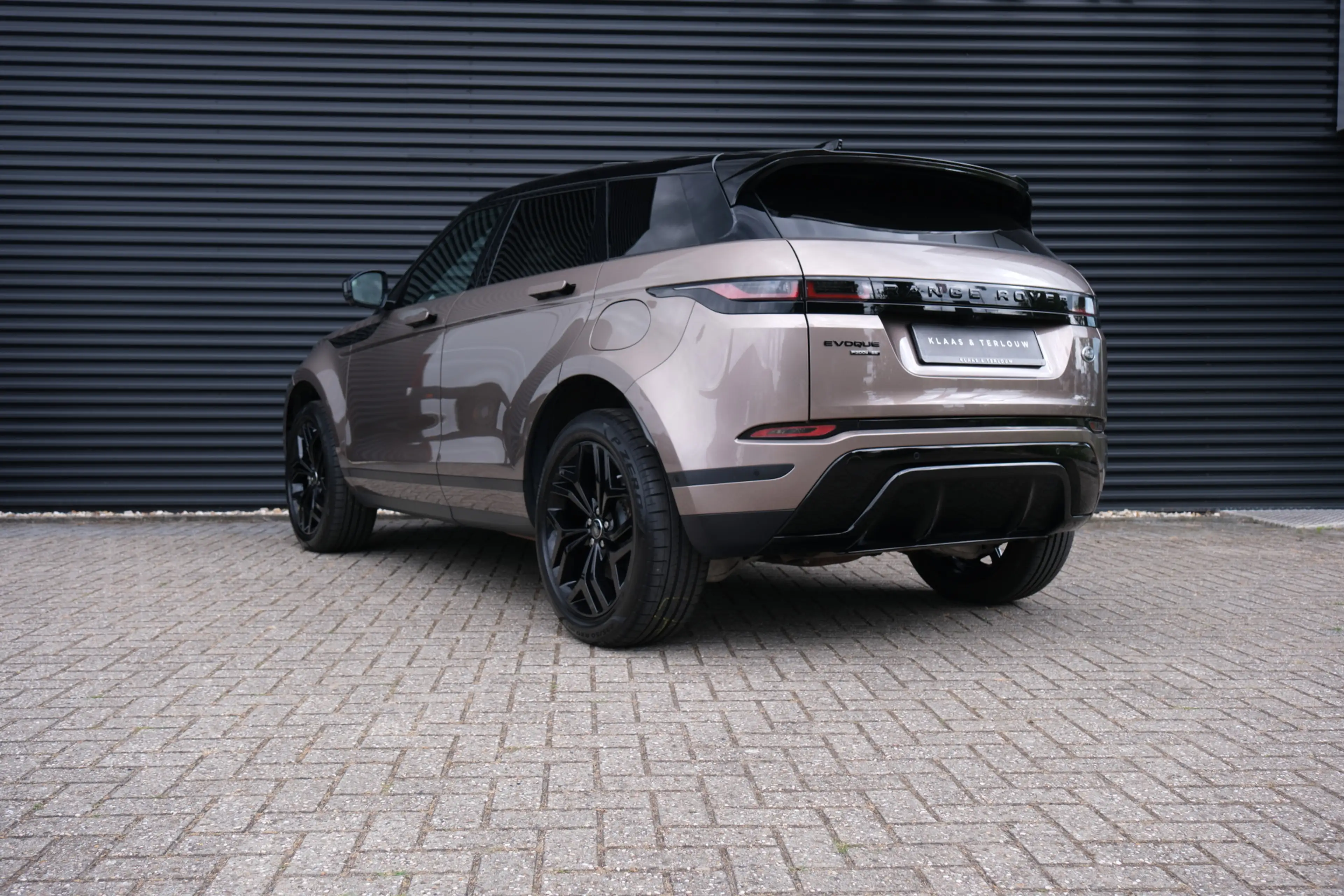 Land Rover Range Rover Evoque P300e AWD SE | Schuifkanteldak | Meridan Surround — photo 9