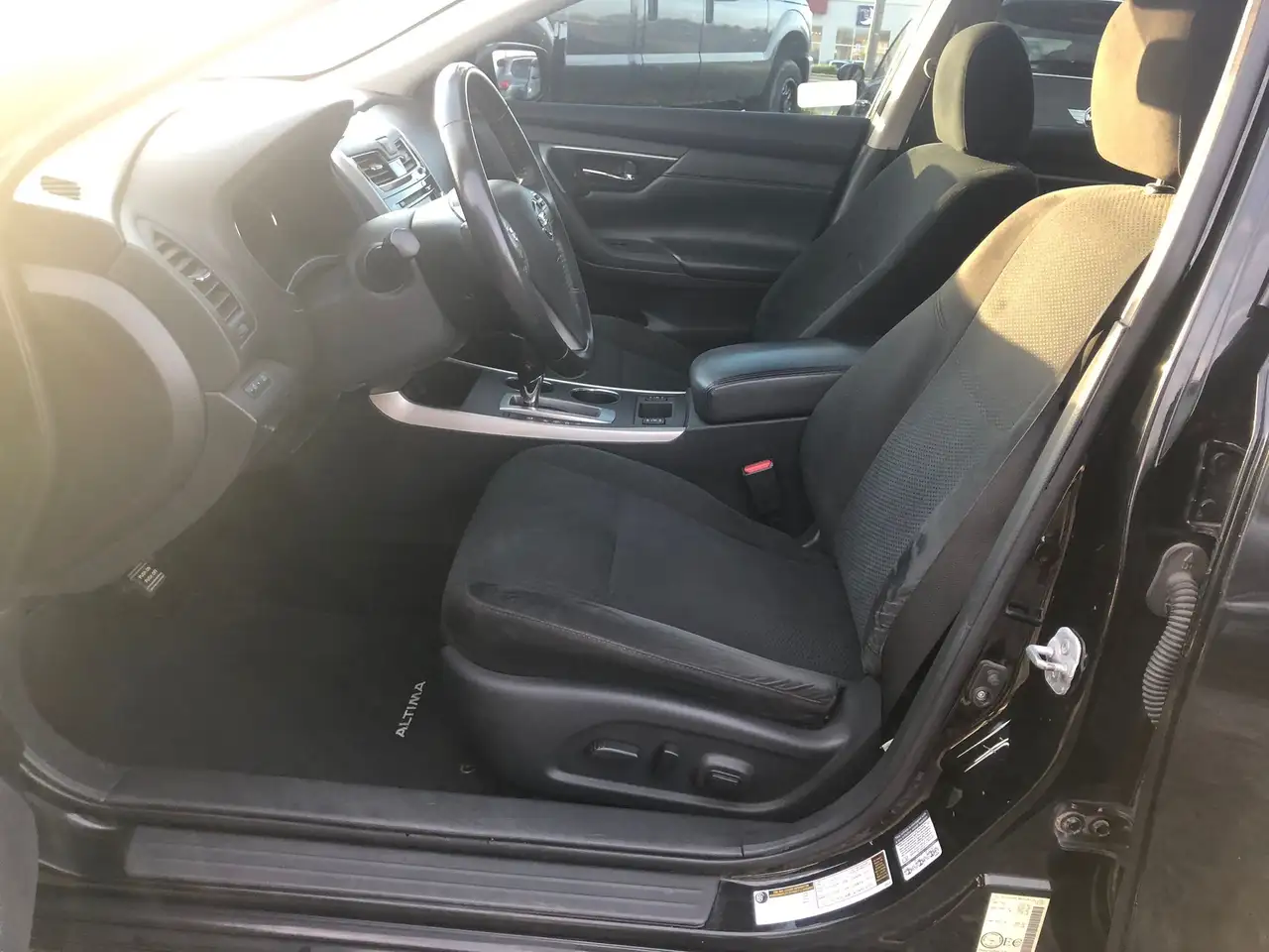 Nissan Altima снимка Nissan Altima