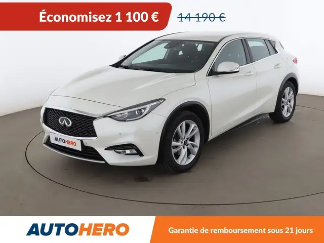 Infiniti Q30 1.6T Pure DCT