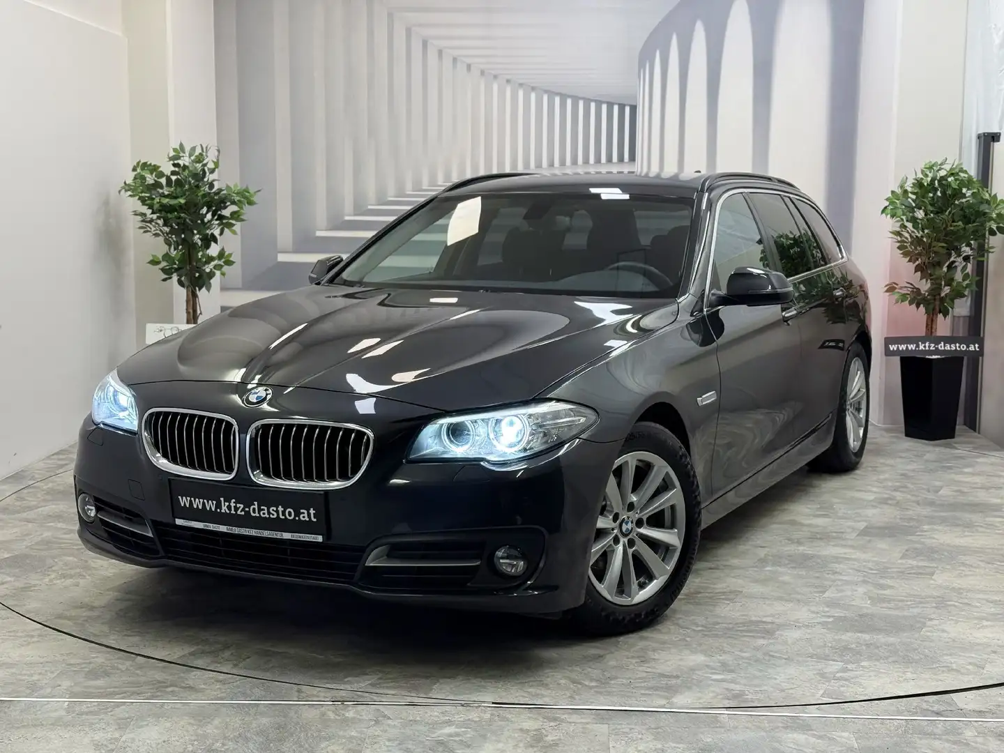 BMW 520 d F11 _LCI__Touring__NEUER §57a__ Grau - 1
