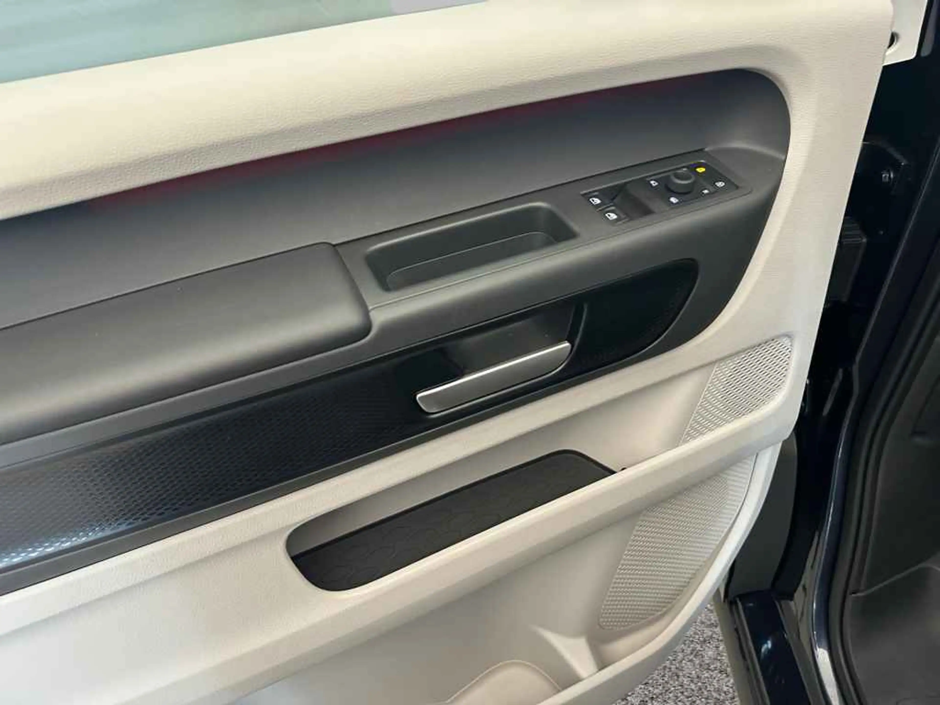 Volkswagen ID. Buzz ID.Buzz Pro LANG LR 7S 75 Jahre *AHK*WÄRME*AREA* — photo 10