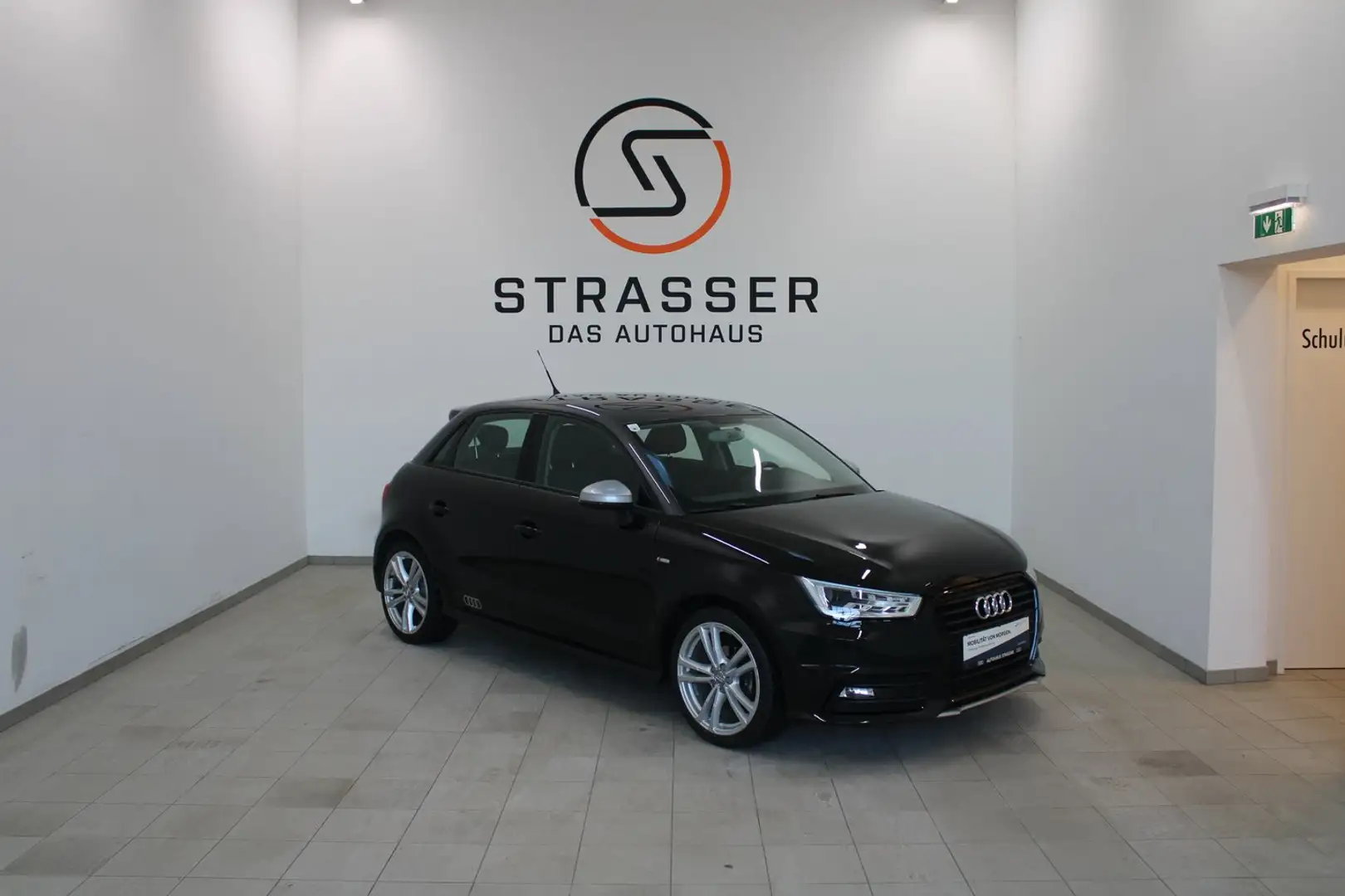 Audi A1 1.0 TFSI Austria Schwarz - 1