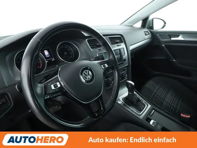 Volkswagen Golf view 11